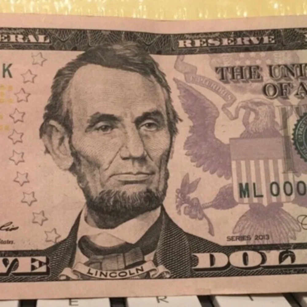 5 Dollar 2013 Low Serial Number Uncirculated 